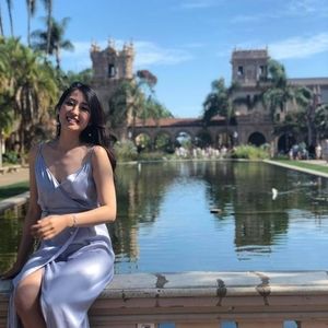 Meet your Posher, Jeans